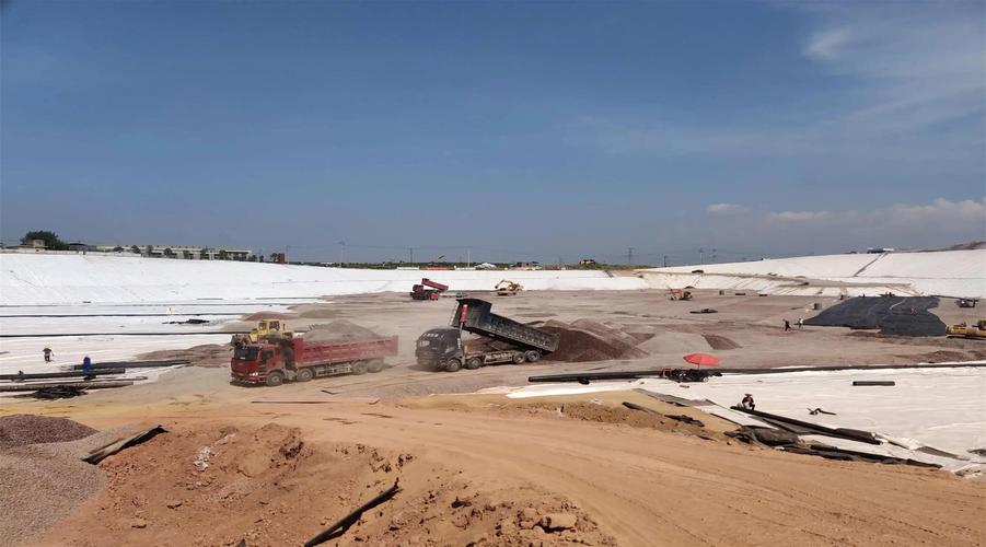 養豬場黑膜沼氣池土工膜選擇指南